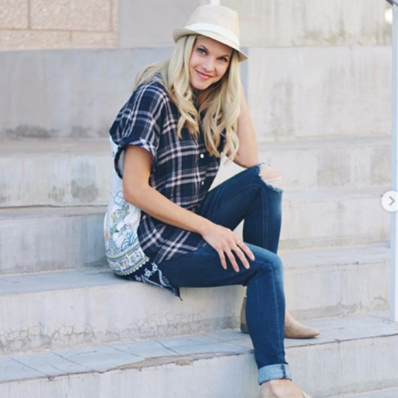 Oversized Plaid Shirt w/ boho pattern on back - Picture 5 of 8